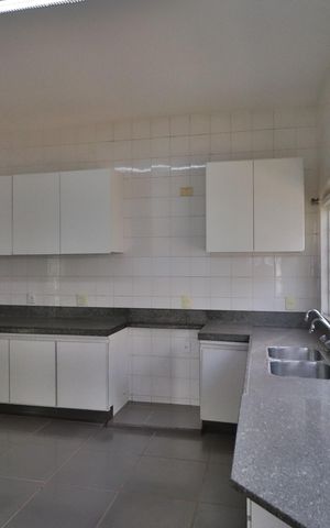 Casa para alugar com 424m², 4 quartos e 5 vagasCozinha
