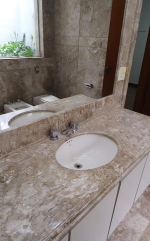 Casa para alugar com 424m², 4 quartos e 5 vagasBanheiro do Quarto 3