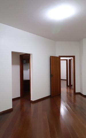 Casa para alugar com 424m², 4 quartos e 5 vagasQuarto 3 - Suíte