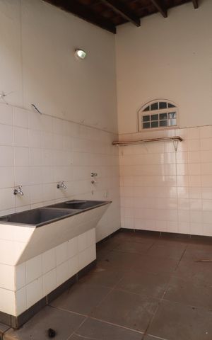 Casa para alugar com 424m², 4 quartos e 5 vagasÁrea de Serviço