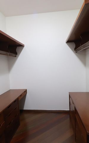 Casa para alugar com 424m², 4 quartos e 5 vagasQuarto 3 - Suíte - Closet