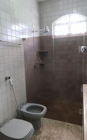 Casa para alugar com 424m², 4 quartos e 5 vagasBanheiro Social
