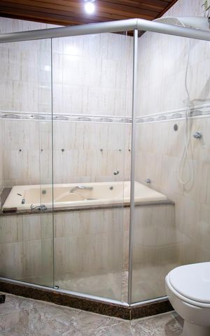Casa de condomínio à venda com 113m², 2 quartos e 1 vaga Casa de condomínio à venda com 113m², 2 quartos e 1 vagaBanheiro da Suíte