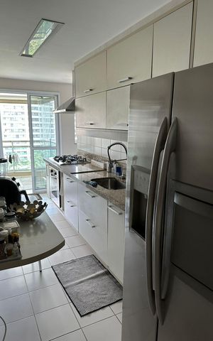 Apartamento à venda com 150m², 4 quartos e 2 vagas Apartamento à venda com 150m², 4 quartos e 2 vagasCozinha