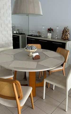 Apartamento à venda com 150m², 4 quartos e 2 vagas Apartamento à venda com 150m², 4 quartos e 2 vagasSala de jantar