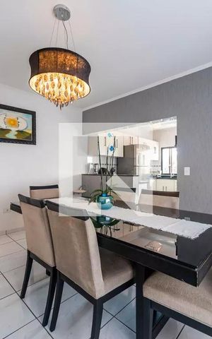 Casa à venda com 217m², 3 quartos e 4 vagasCopa