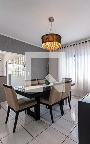 Casa à venda com 217m², 3 quartos e 4 vagasCopa