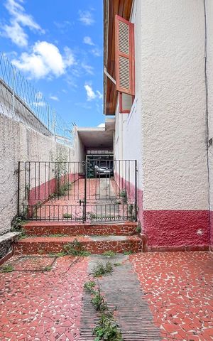 Casa à venda com 320m², 4 quartos e 4 vagas Casa à venda com 320m², 4 quartos e 4 vagasQuintal