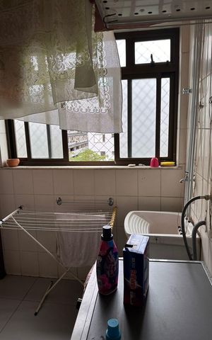 Apartamento à venda com 200m², 3 quartos e 2 vagas Apartamento à venda com 200m², 3 quartos e 2 vagasÁrea de serviço