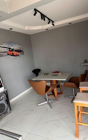 Apartamento à venda com 200m², 3 quartos e 2 vagas Apartamento à venda com 200m², 3 quartos e 2 vagasSala de jantar