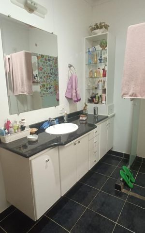 Casa à venda com 246m², 3 quartos e 2 vagas