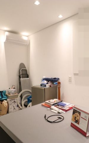 Apartamento à venda com 230m², 4 quartos e 4 vagas Apartamento à venda com 230m², 4 quartos e 4 vagasEscritório