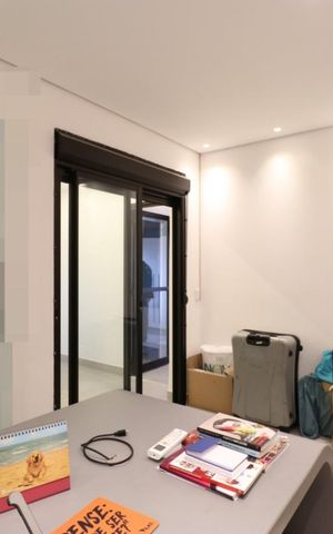 Apartamento à venda com 230m², 4 quartos e 4 vagas Apartamento à venda com 230m², 4 quartos e 4 vagasEscritório