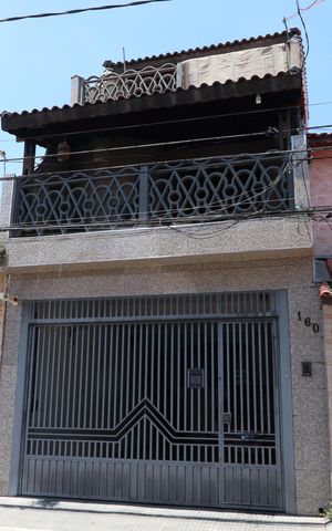 Casa à venda com 375m², 3 quartos e 2 vagasFachada