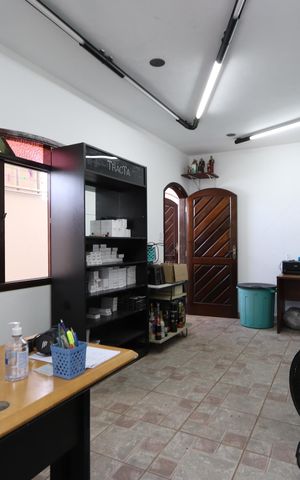 Casa à venda com 375m², 3 quartos e 2 vagasSalão
