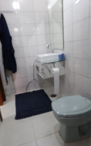 Casa à venda com 375m², 3 quartos e 2 vagasBanheiro da Suíte 2