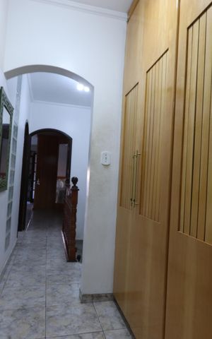 Casa à venda com 375m², 3 quartos e 2 vagasCorredor