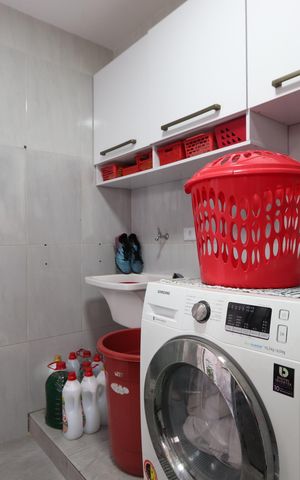 Casa à venda com 375m², 3 quartos e 2 vagasLavanderia