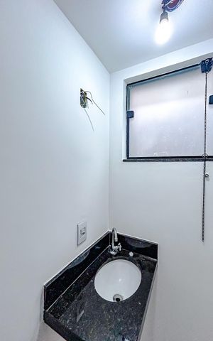 Casa de condomínio à venda com 115m², 3 quartos e 2 vagasLavabo