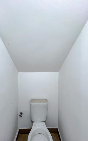 Casa de condomínio à venda com 115m², 3 quartos e 2 vagasLavabo