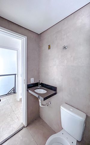 Casa de condomínio à venda com 115m², 3 quartos e 2 vagasBanheiro da Suíte
