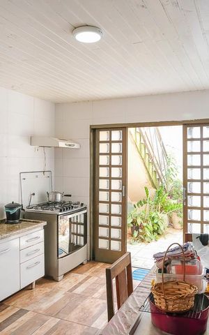 Casa à venda com 295m², 4 quartos e 3 vagasCozinha e área de serviço
