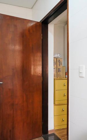 Casa à venda com 295m², 4 quartos e 3 vagasBanheiro da suíte