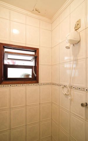 Casa à venda com 295m², 4 quartos e 3 vagasBanheiro 2