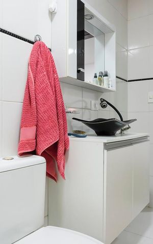 Casa à venda com 295m², 4 quartos e 3 vagasBanheiro 1
