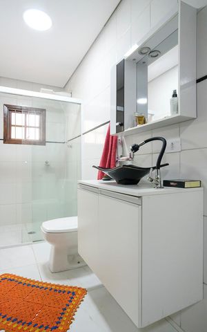 Casa à venda com 295m², 4 quartos e 3 vagasBanheiro 1