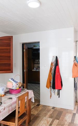 Casa à venda com 295m², 4 quartos e 3 vagasCozinha e área de serviço