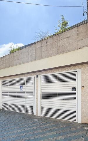 Casa à venda com 295m², 4 quartos e 3 vagasFachada + plaquinha