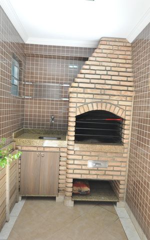 Casa à venda com 234m², 4 quartos e 2 vagasChurrasqueira