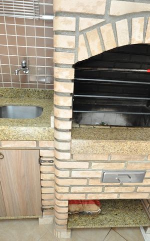 Casa à venda com 234m², 4 quartos e 2 vagasChurrasqueira