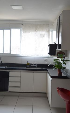 Apartamento à venda com 103m², 3 quartos e 2 vagasCozinha