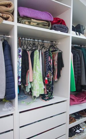 Casa à venda com 165m², 3 quartos e 2 vagas Casa à venda com 165m², 3 quartos e 2 vagasCloset da suíte