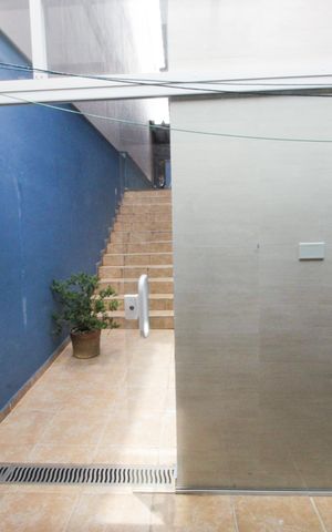 Casa à venda com 165m², 3 quartos e 2 vagas Casa à venda com 165m², 3 quartos e 2 vagasChurrasqueira