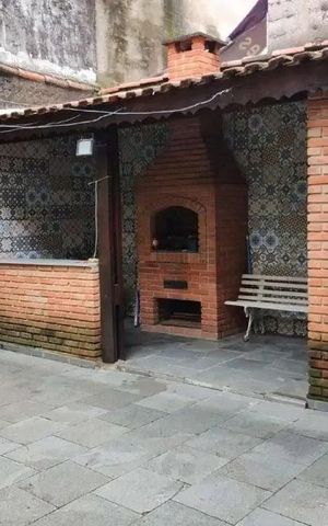 Casa à venda com 133m², 3 quartos e 3 vagas Casa à venda com 133m², 3 quartos e 3 vagasÁrea externa