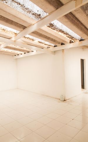 Casa à venda com 120m², 3 quartos e 8 vagas Casa à venda com 120m², 3 quartos e 8 vagasGaragem/Quintal