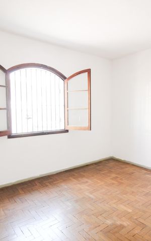 Casa à venda com 120m², 3 quartos e 8 vagas Casa à venda com 120m², 3 quartos e 8 vagasQuarto 1