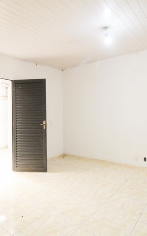 Casa à venda com 120m², 3 quartos e 8 vagas Casa à venda com 120m², 3 quartos e 8 vagasQuarto 3