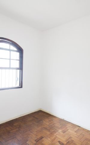Casa à venda com 120m², 3 quartos e 8 vagas Casa à venda com 120m², 3 quartos e 8 vagasQuarto 2