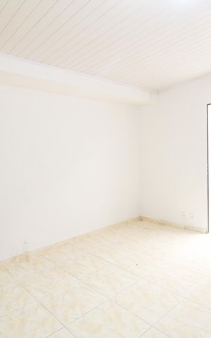 Casa à venda com 120m², 3 quartos e 8 vagas Casa à venda com 120m², 3 quartos e 8 vagasQuarto 3