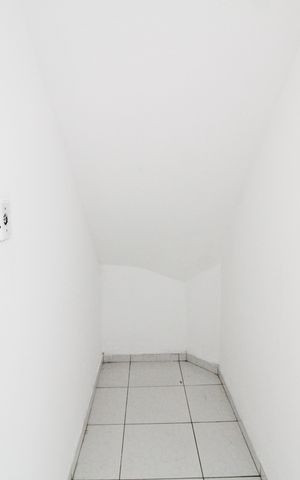 Casa à venda com 120m², 3 quartos e 8 vagas Casa à venda com 120m², 3 quartos e 8 vagasSala