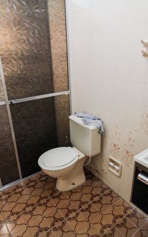 Casa à venda com 120m², 3 quartos e 8 vagas Casa à venda com 120m², 3 quartos e 8 vagasBanheiro 2