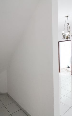 Casa à venda com 120m², 3 quartos e 8 vagas Casa à venda com 120m², 3 quartos e 8 vagasSala