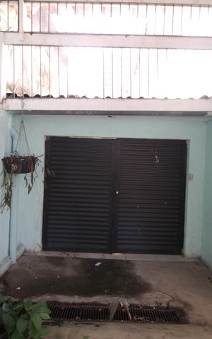 Casa à venda com 120m², 3 quartos e 8 vagas Casa à venda com 120m², 3 quartos e 8 vagasGaragem