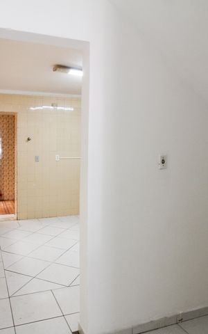 Casa à venda com 120m², 3 quartos e 8 vagas Casa à venda com 120m², 3 quartos e 8 vagasSala