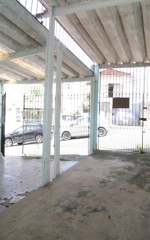 Casa à venda com 120m², 3 quartos e 8 vagas Casa à venda com 120m², 3 quartos e 8 vagasGaragem
