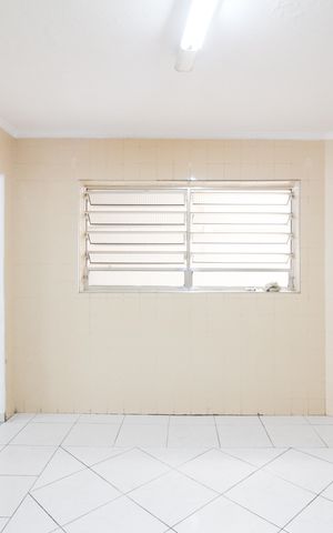 Casa à venda com 120m², 3 quartos e 8 vagas Casa à venda com 120m², 3 quartos e 8 vagasCozinha